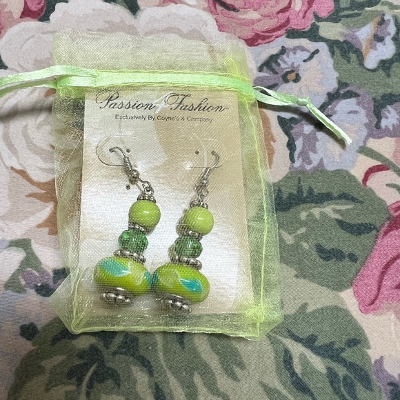 Beaded Earrings & Bracelet bundle - Picture 3 of 13